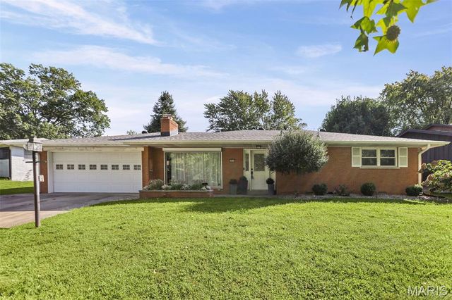 3820 Tanbark Drive, Swansea, IL 62226