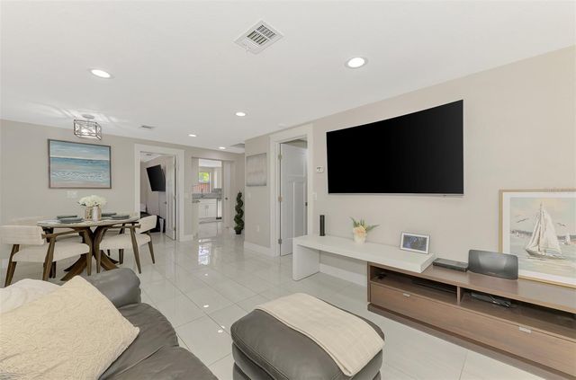 205 AVENIDA DE BAHIA, Nokomis, FL 34275