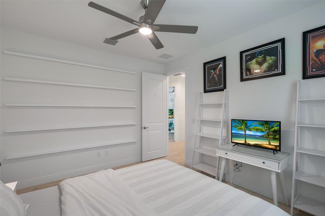 5691 Bent Pine Square, Vero Beach, FL 32967