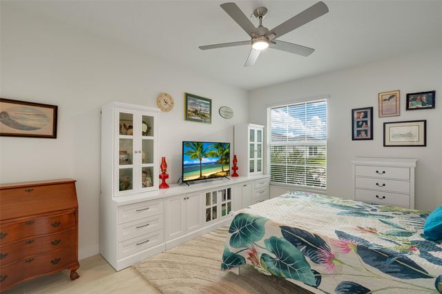 5691 Bent Pine Square, Vero Beach, FL 32967