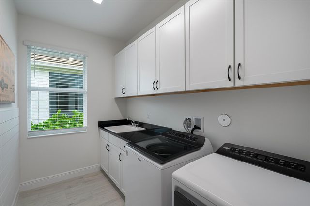 5691 Bent Pine Square, Vero Beach, FL 32967