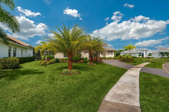 5691 Bent Pine Square, Vero Beach, FL 32967