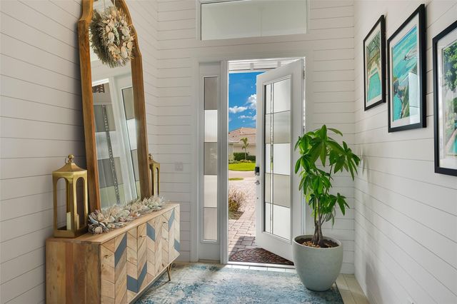 5691 Bent Pine Square, Vero Beach, FL 32967