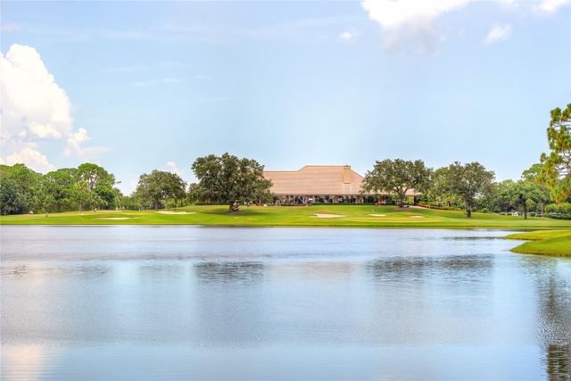 5691 Bent Pine Square, Vero Beach, FL 32967