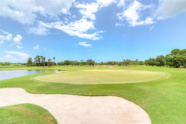 5691 Bent Pine Square, Vero Beach, FL 32967