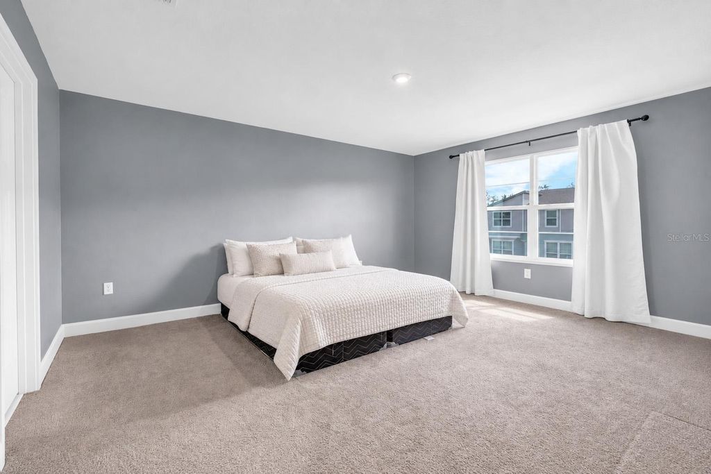 Image 23 of property listing at 13058 PERGOLA AVENUE, Orlando, FL 32832