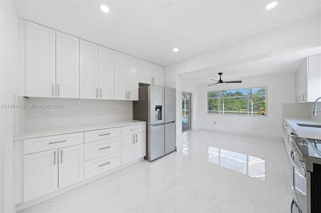 7021 SW 107 St, Pinecrest, FL 33156