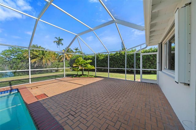 7021 SW 107 St, Pinecrest, FL 33156