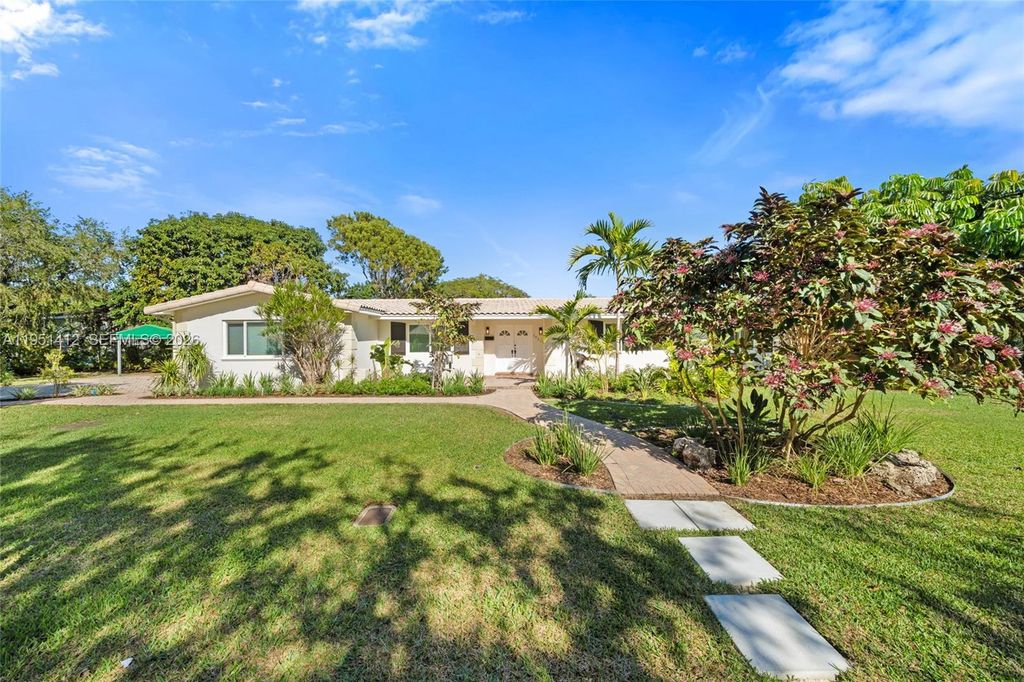 7021 SW 107 St, Pinecrest, FL 33156