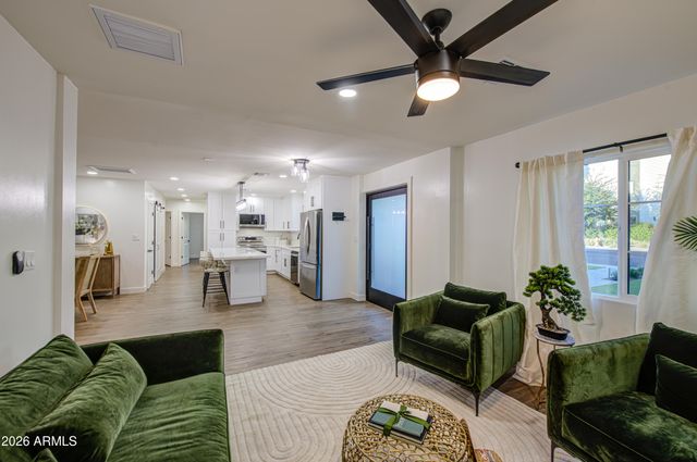 5330 N 18TH Street, Phoenix, AZ 85016