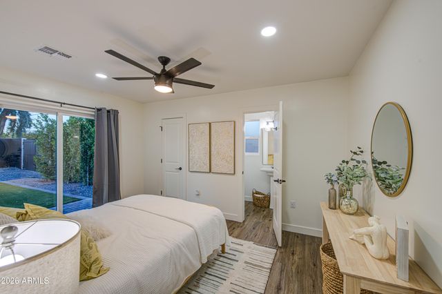5330 N 18TH Street, Phoenix, AZ 85016