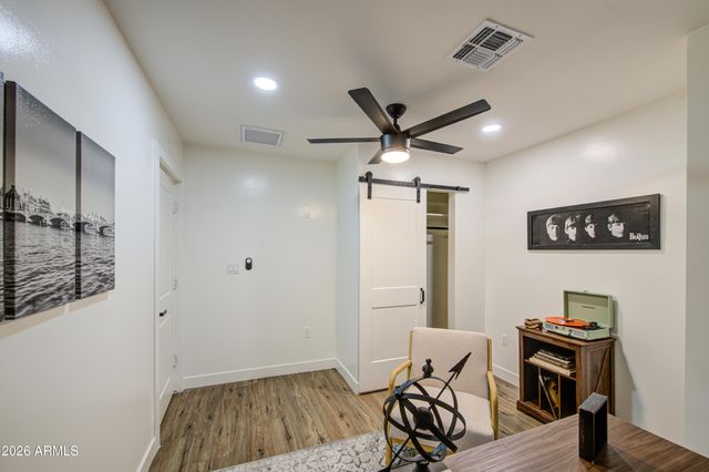 5330 N 18TH Street, Phoenix, AZ 85016