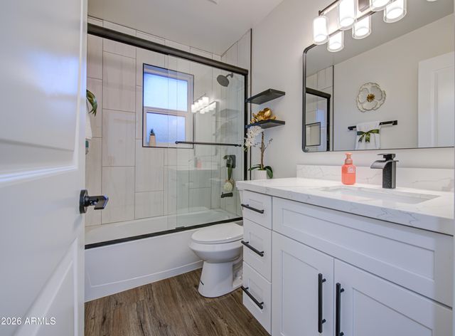 5330 N 18TH Street, Phoenix, AZ 85016