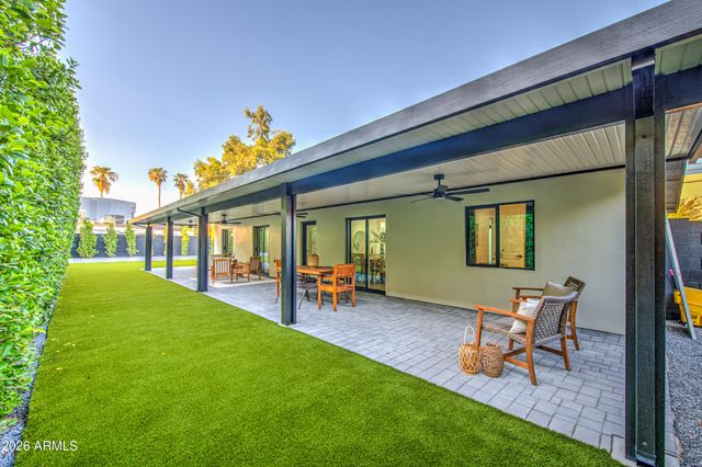 5330 N 18TH Street, Phoenix, AZ 85016