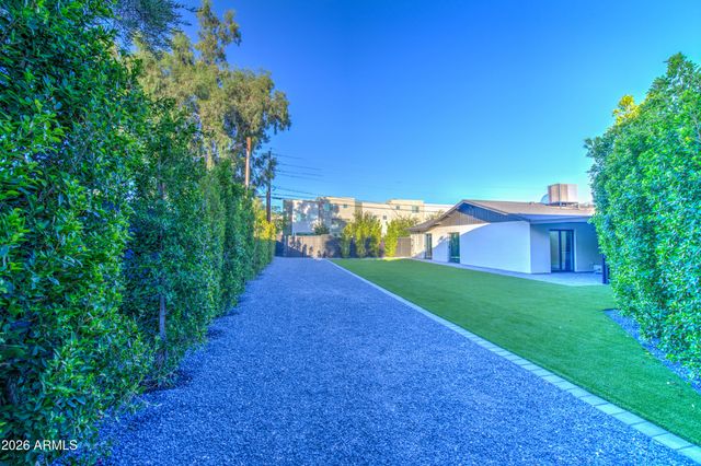 5330 N 18TH Street, Phoenix, AZ 85016