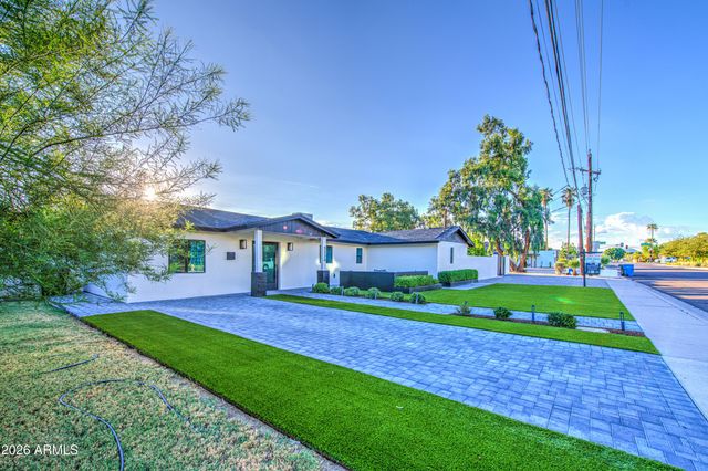 5330 N 18TH Street, Phoenix, AZ 85016