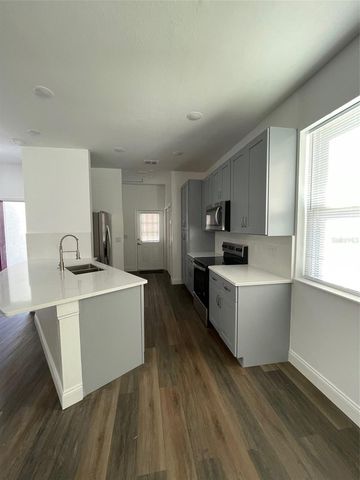 736 S STONE STREET, Deland, FL 32720