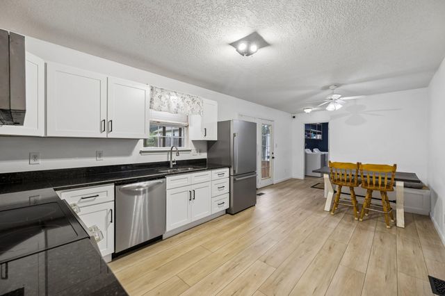 140 Apple Valley Court NE, Charleston, TN 37310