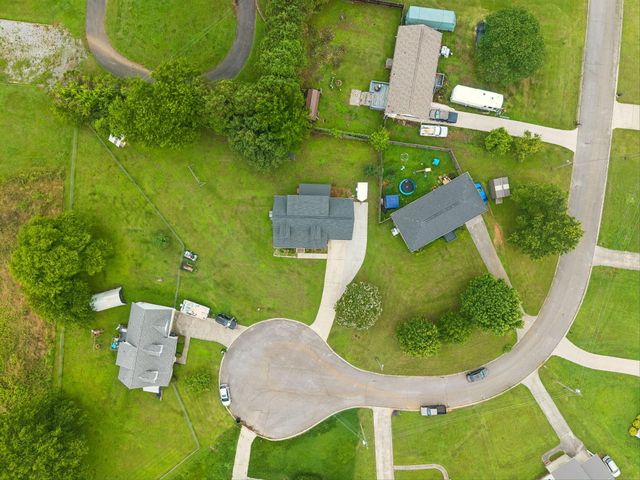 140 Apple Valley Court NE, Charleston, TN 37310