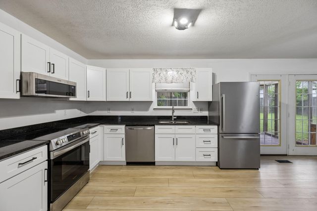 140 Apple Valley Court NE, Charleston, TN 37310