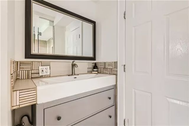 2351 S Whipple Street, Chicago, IL 60623