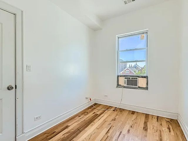 2351 S Whipple Street, Chicago, IL 60623