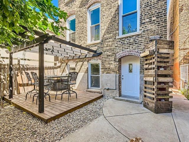 2351 S Whipple Street, Chicago, IL 60623