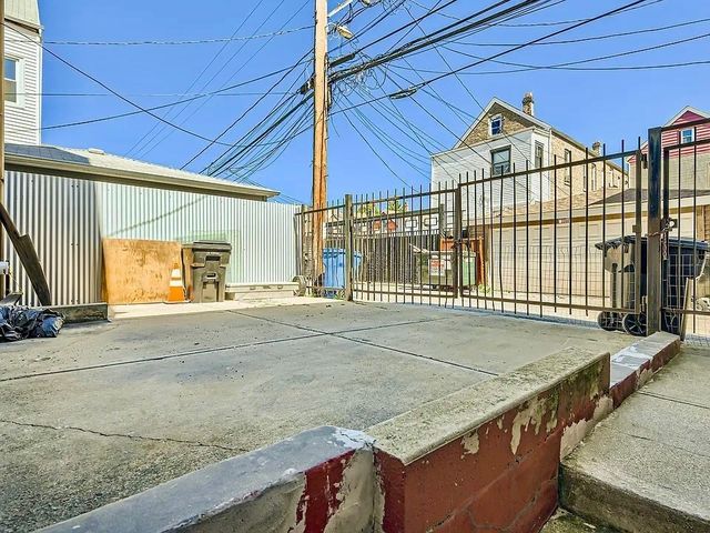 2351 S Whipple Street, Chicago, IL 60623