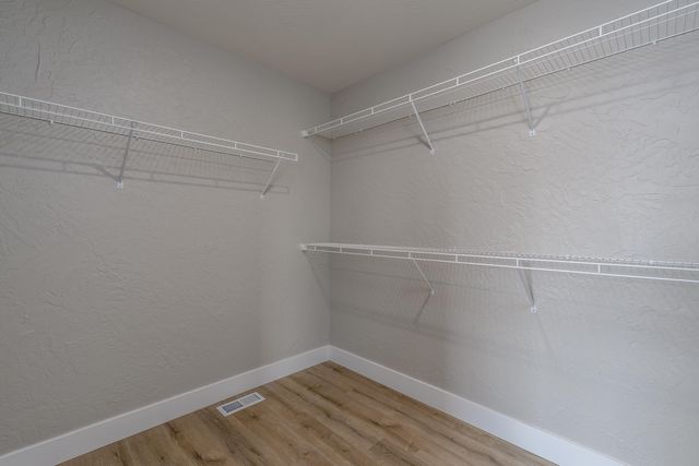 3840 W Riley Street, Bolivar, MO 65613