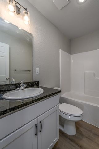 3840 W Riley Street, Bolivar, MO 65613