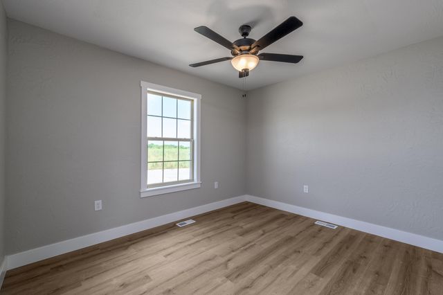 3840 W Riley Street, Bolivar, MO 65613