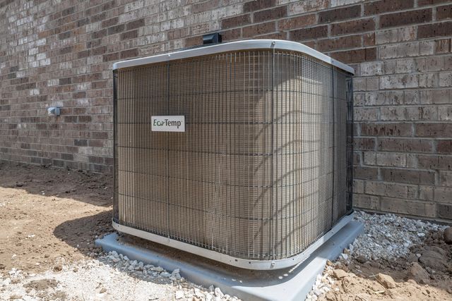 3840 W Riley Street, Bolivar, MO 65613