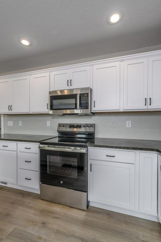 3840 W Riley Street, Bolivar, MO 65613