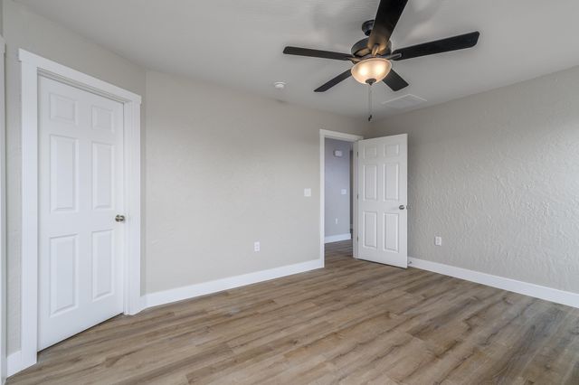 3840 W Riley Street, Bolivar, MO 65613