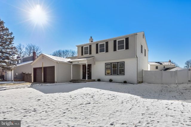 22 WILLOW RIDGE RD, Marlton, NJ 08053