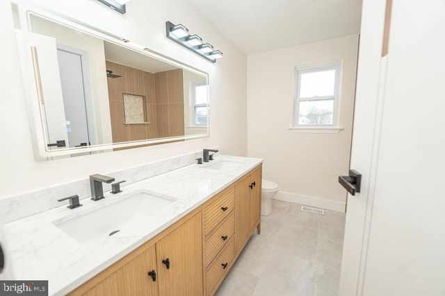 22 WILLOW RIDGE RD, Marlton, NJ 08053