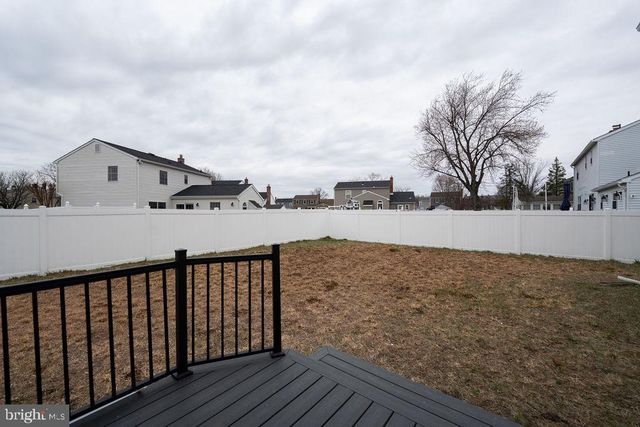 22 WILLOW RIDGE RD, Marlton, NJ 08053