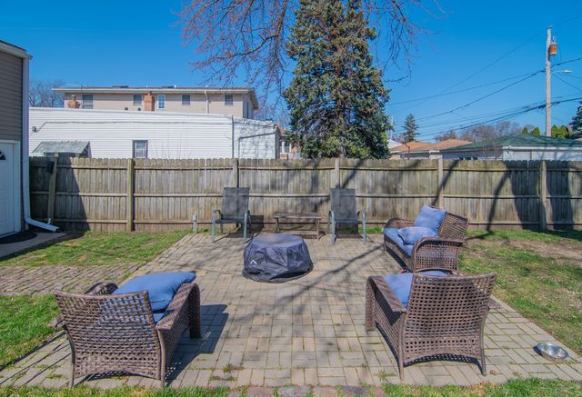 1513 Clinton Avenue, Berwyn, IL 60402