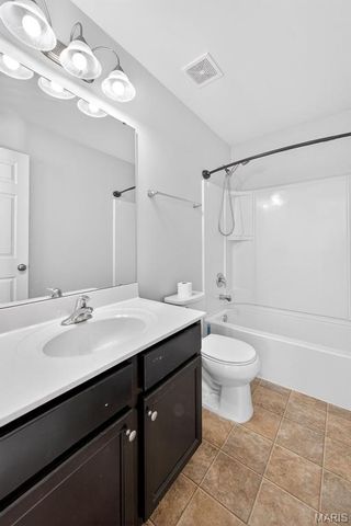 1319 Commons Circle, St Charles, MO 63304