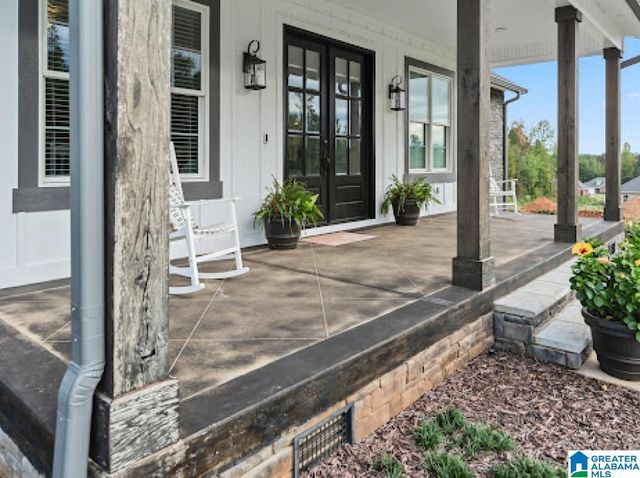 111 VILLAGE CIRCLE, Anniston, AL 36207