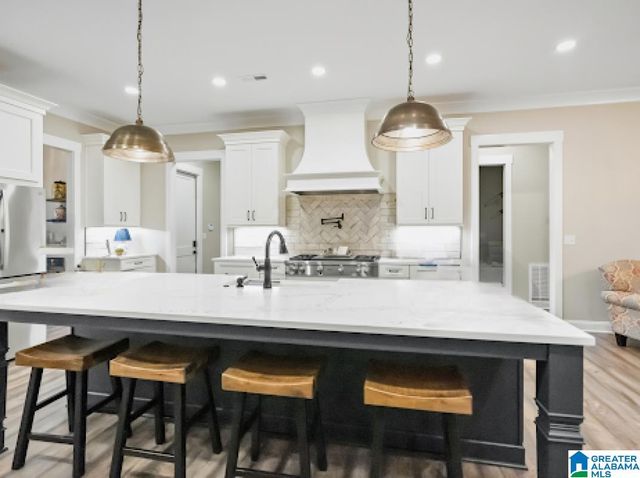 111 VILLAGE CIRCLE, Anniston, AL 36207