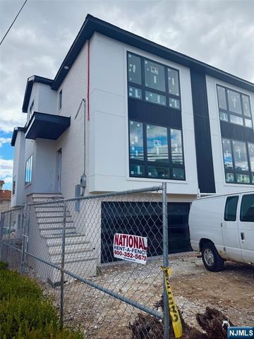 332 12th Street A, Palisades Park, NJ 07650