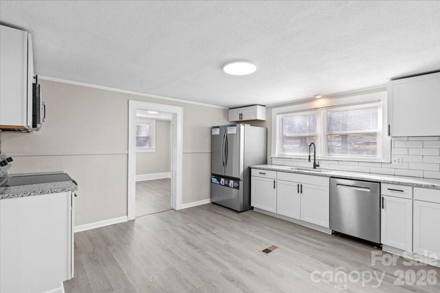 2217 Old Shelby Road, Hickory, NC 28602