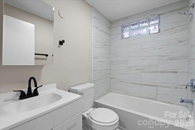 2217 Old Shelby Road, Hickory, NC 28602