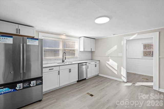 2217 Old Shelby Road, Hickory, NC 28602