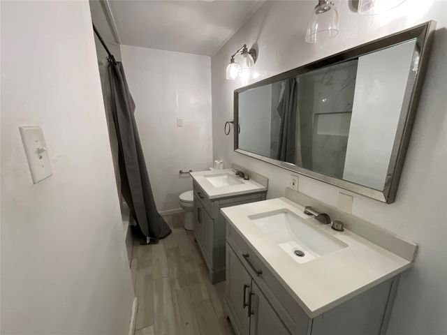 629 Harrison Lane, Hurst, TX 76053