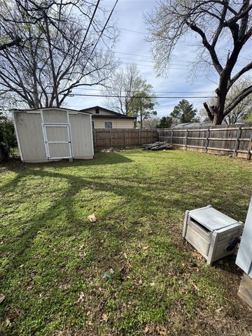 629 Harrison Lane, Hurst, TX 76053