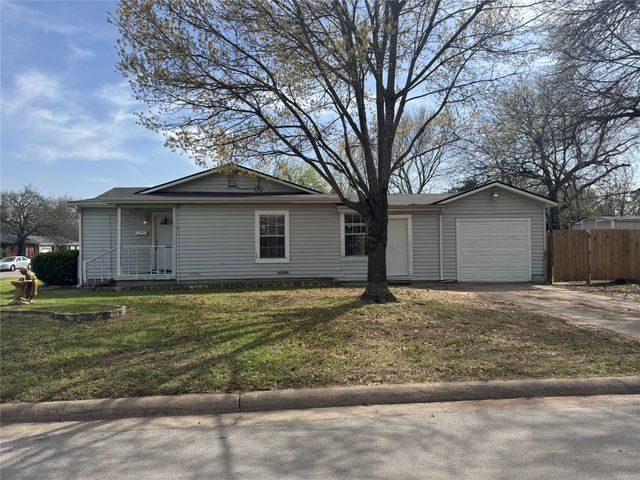 629 Harrison Lane, Hurst, TX 76053