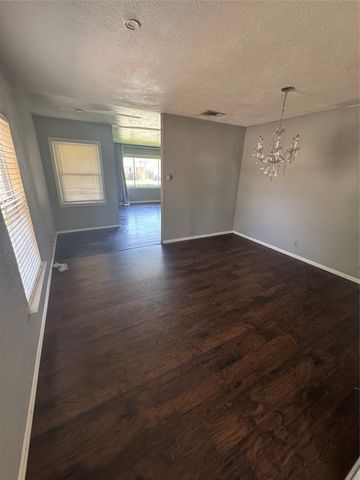 629 Harrison Lane, Hurst, TX 76053