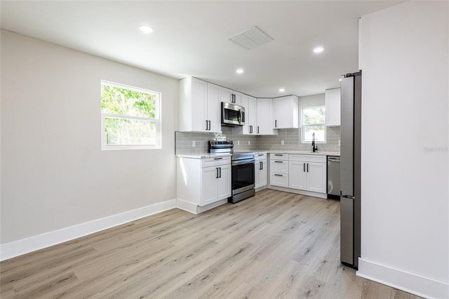 2516 W KIRBY STREET, Tampa, FL 33614